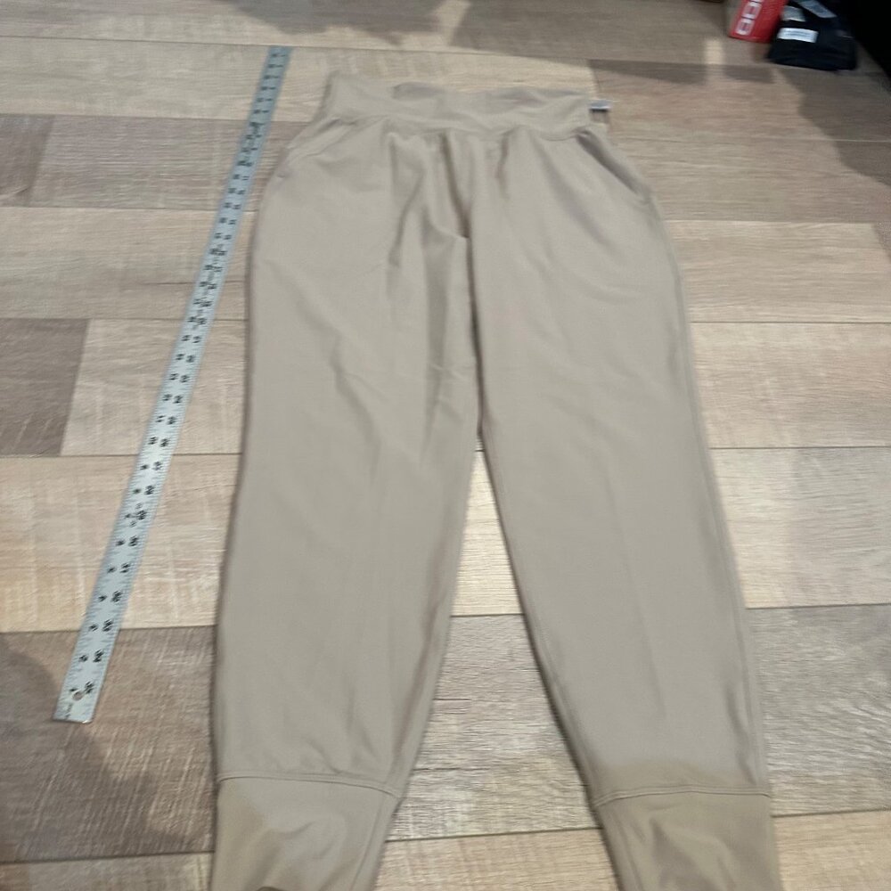 OLD NAVY WOMENS POWESOFT GO DRY TAN JOGGER PANTS NEW MEDIUM
